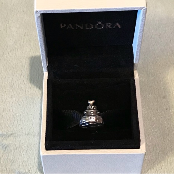 Pandora Retired Celebration Cake - Picture 2 of 4